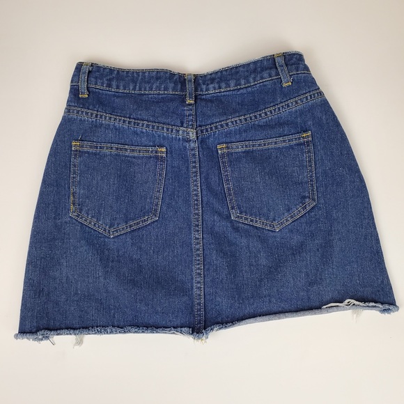 Missguided Frayed & Ripped Denim Skirt - Picture 4 of 5